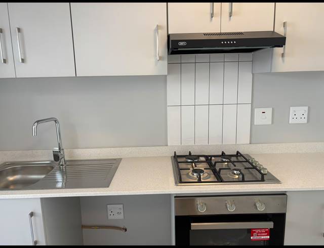 BEDROOM APARTMENT TO LET IN EMBERTON ESTATE